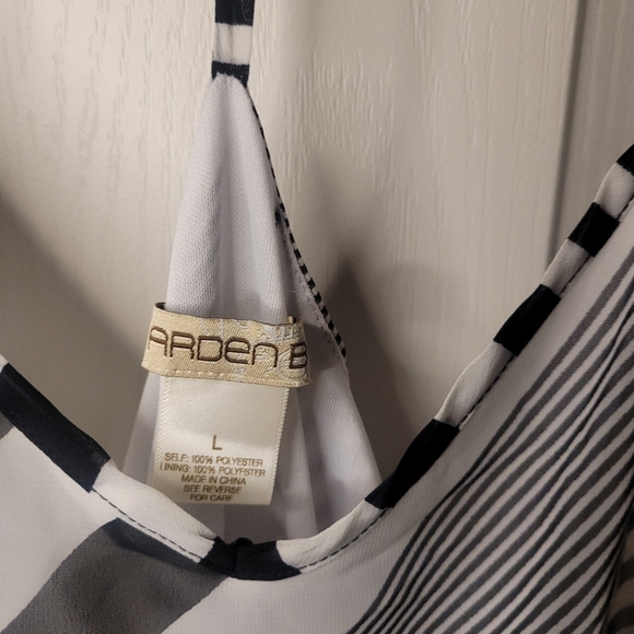 Arden B Black and White Striped Maxi Dress. Sz L (flawed) - Picture 7 of 8